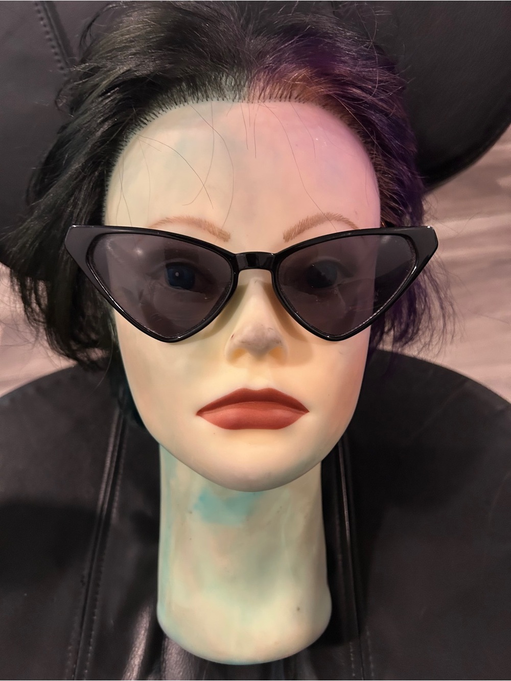 Classic Black Cat-Eye Sunglasses - Black